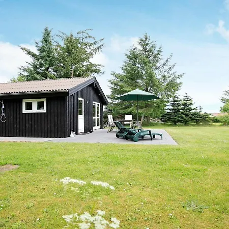 Two-bedroom Holiday In 3