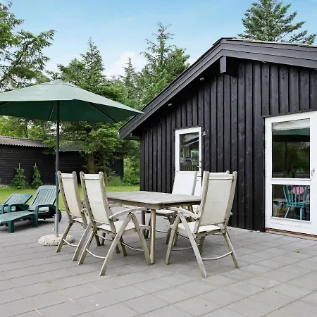 Two-bedroom Holiday In 3 *